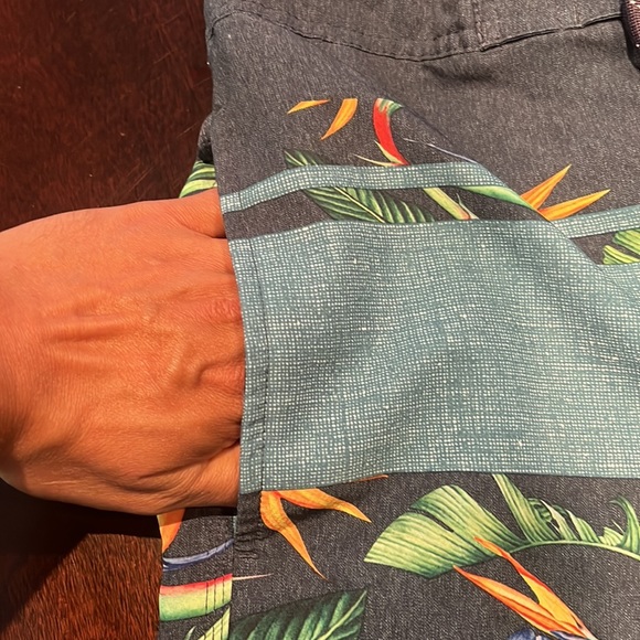 Airwalk hybrid shorts Size Medium - Picture 2 of 10